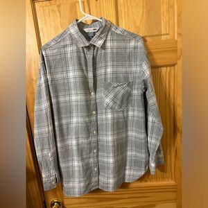 Ladies shirt. Size large.